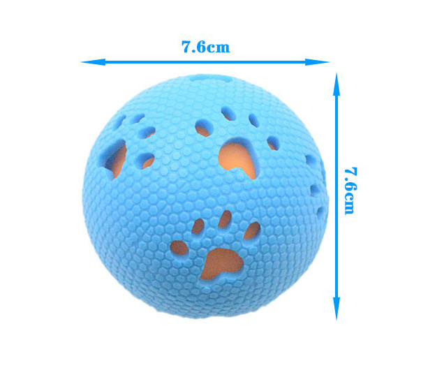 pequeña bola de goma para los perros
