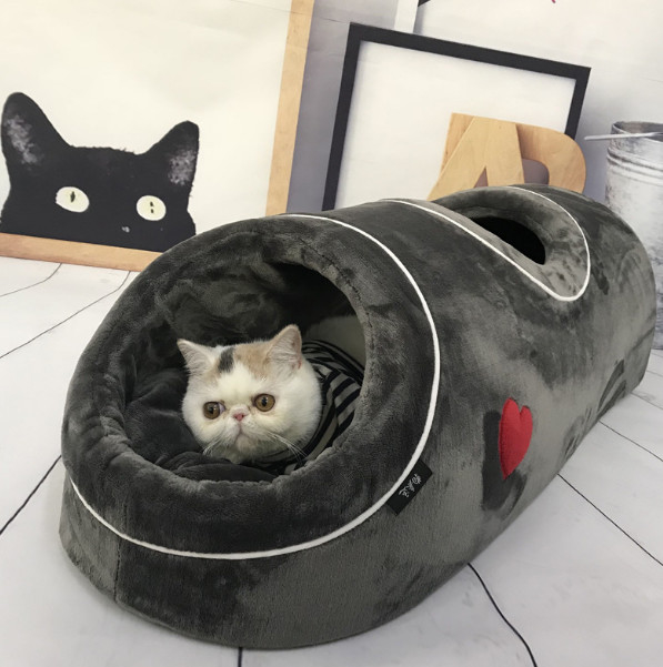 túnel del gato con la cama